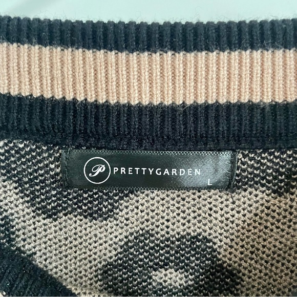 Patterned Sweater - Picture 3 of 3